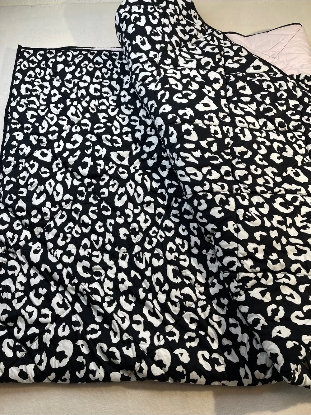PINK Victoria's Secret Black & White Leopard Quilted COMFORTER 80 inches by 82
